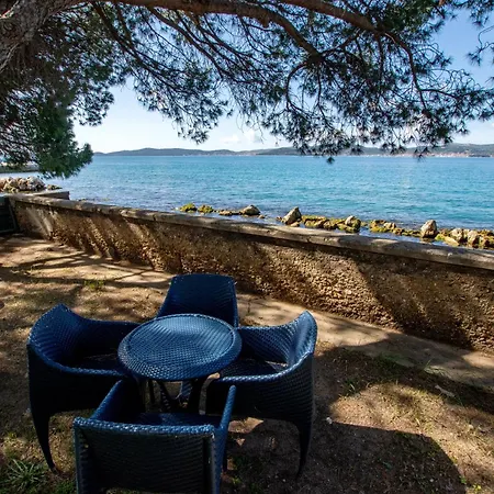 Apartment Three Pearls Deluxe By The Sea *