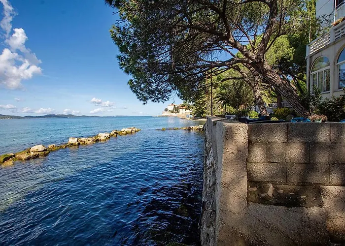 Three Pearls Deluxe By The Sea *