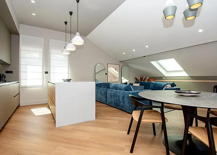 Three Pearls Deluxe By The Sea شقة زادار