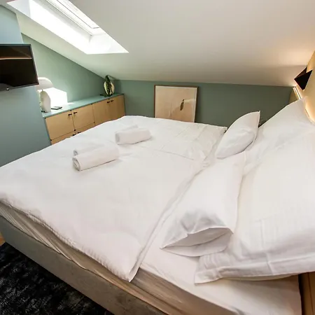 Three Pearls Deluxe By The Sea * Задар