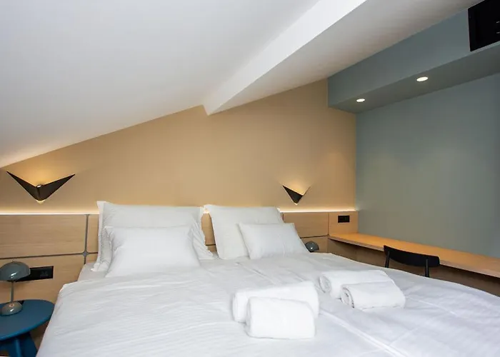 Three Pearls Deluxe By The Sea