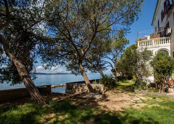 Three Pearls Deluxe By The Sea Daire *