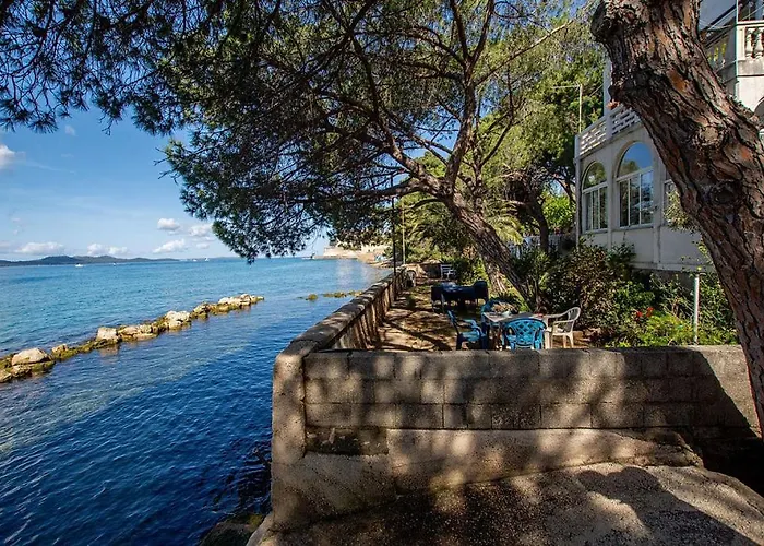 Three Pearls Deluxe By The Sea Daire *